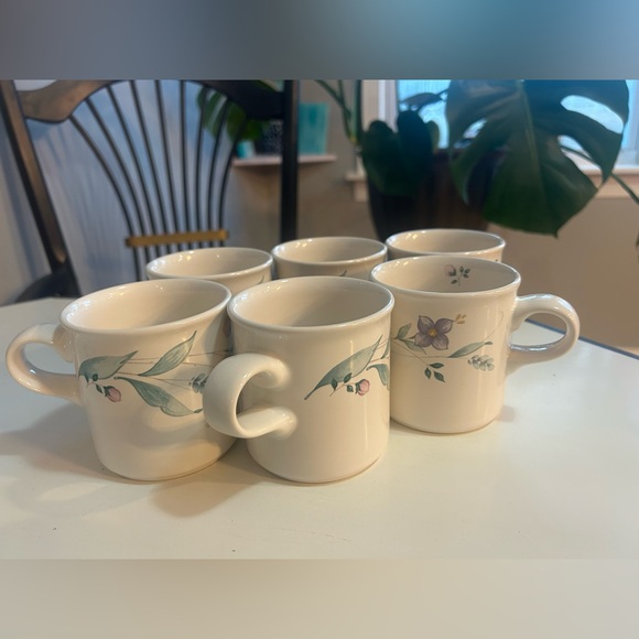 Vintage 1993 Pfaltzgraff Floral Ceramic Mug Set (6 mugs) - excellent condition - Picture 1 of 9